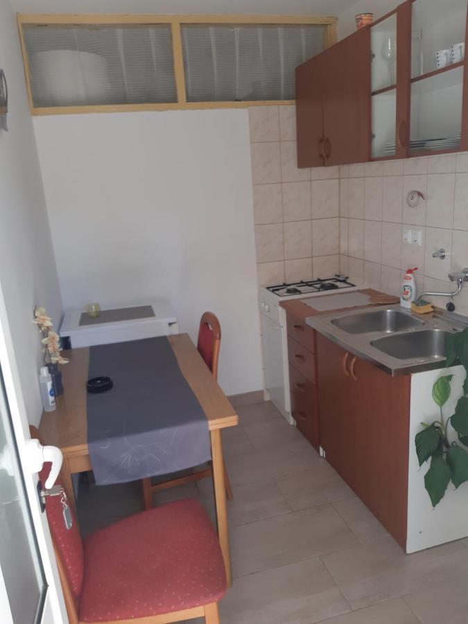 Apartments Julija ฮวาร์ ภายนอก รูปภาพ
