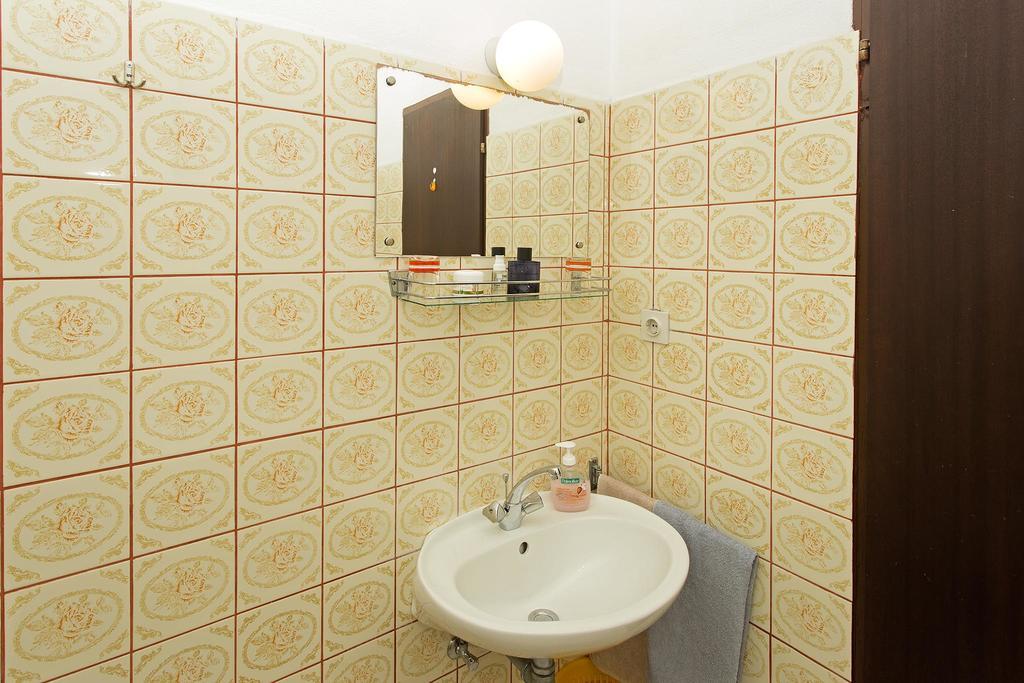 Apartments Julija ฮวาร์ ภายนอก รูปภาพ