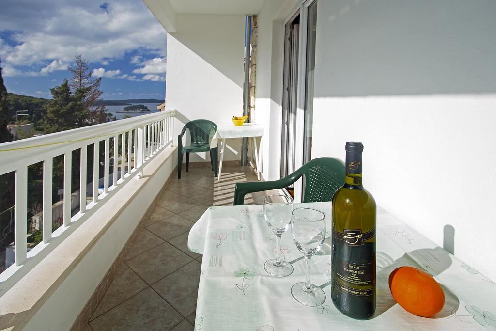 Apartments Julija ฮวาร์ ห้อง รูปภาพ