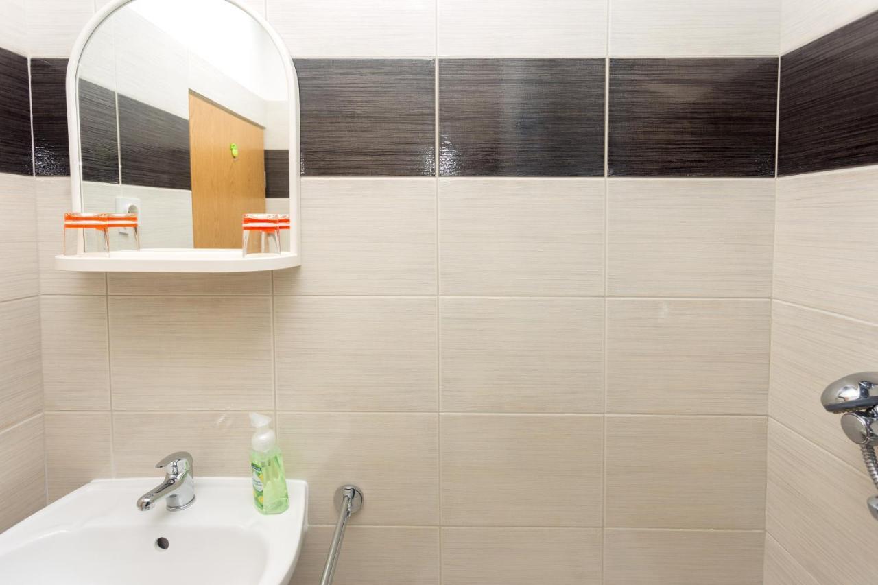 Apartments Julija ฮวาร์ ภายนอก รูปภาพ