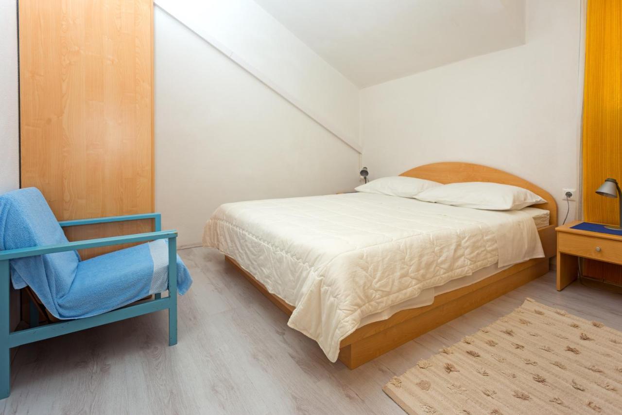 Apartments Julija ฮวาร์ ภายนอก รูปภาพ